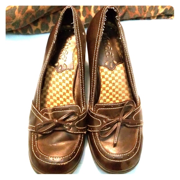 Brown Chunky Heels - Picture 1 of 4